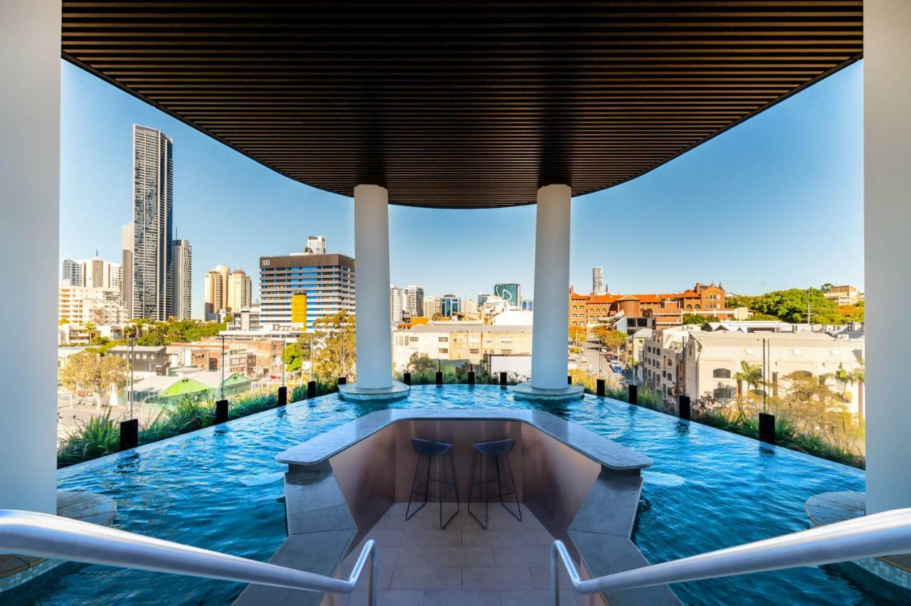 辣椒fv酒店 布里斯班 外观 照片 The pool at the top of the building