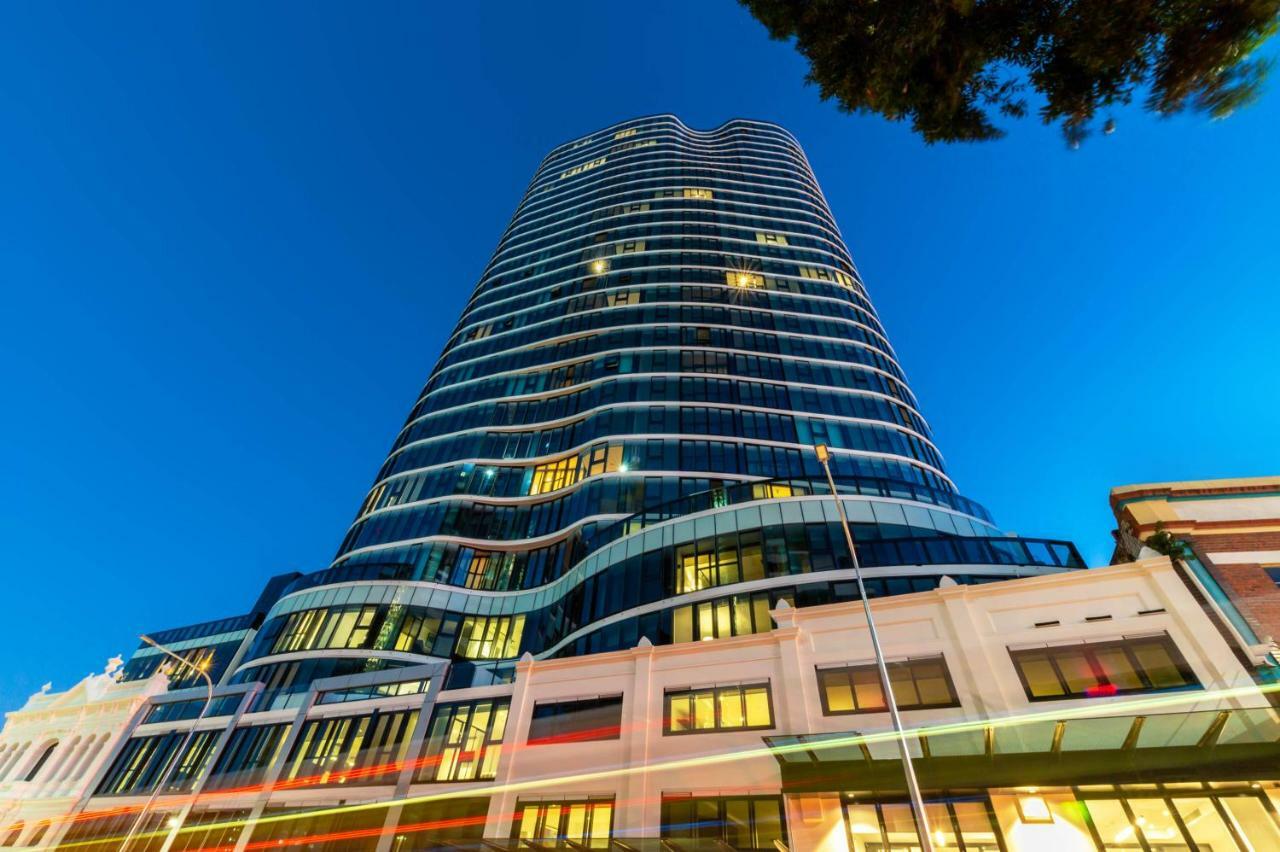 辣椒fv酒店 布里斯班 外观 照片 The building at night